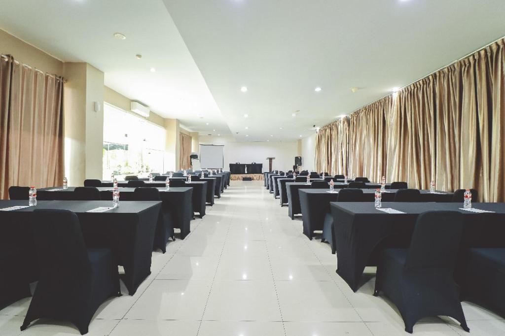 Saka Hotel Medan Sunggal Eksteriør billede